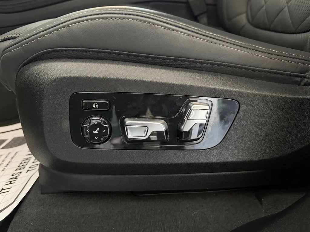 Used 2025 Brooklyn Grey Metallic BMW xDrive40i image 27