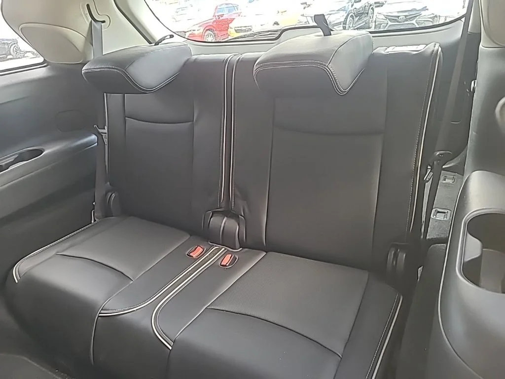 Used 2017 Silver INFINITI Base image 10