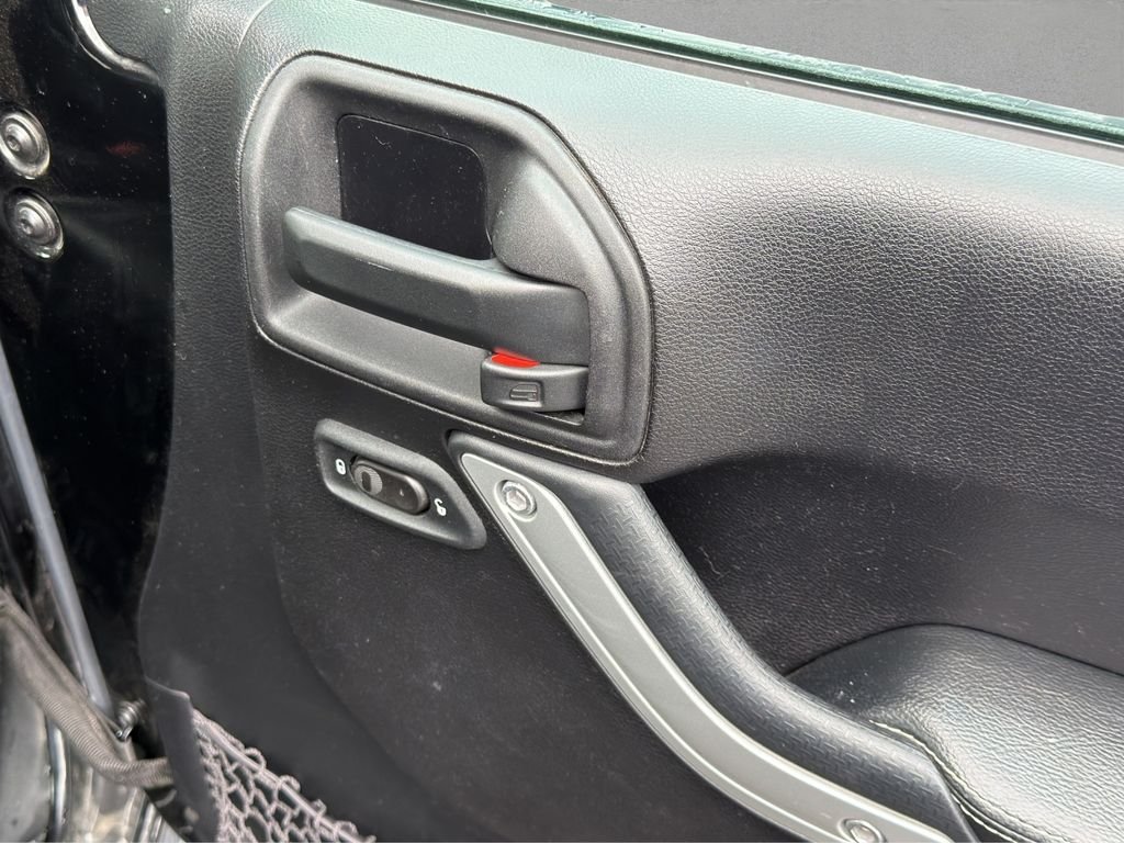 Used 2016 Black Jeep Unlimited Rubicon image 15