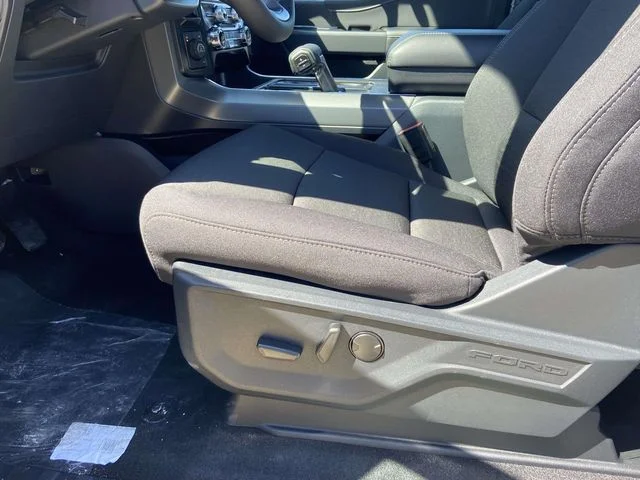 New 2026 Oxford White Ford XLT image 11