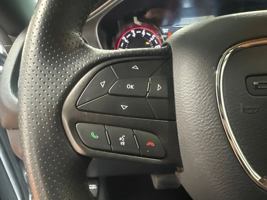Used 2023 Triple Nickel Clearcoat Dodge SXT image 17