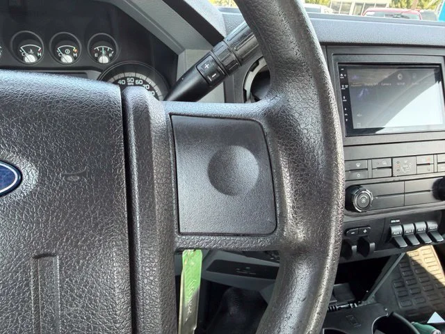 Used 2011 Oxford White Ford XL image 21