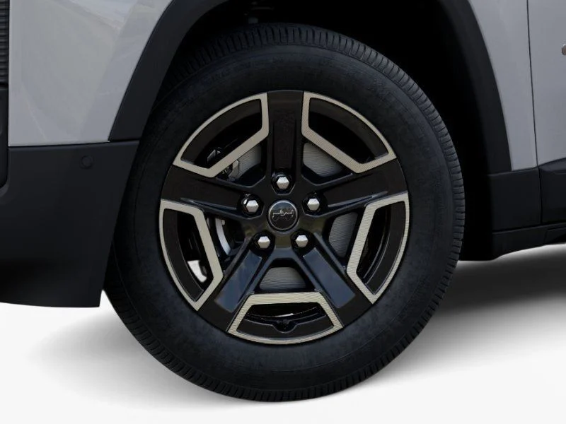 New 2026 Bright White Clear-Coat Exterior Paint Jeep Laredo image 4