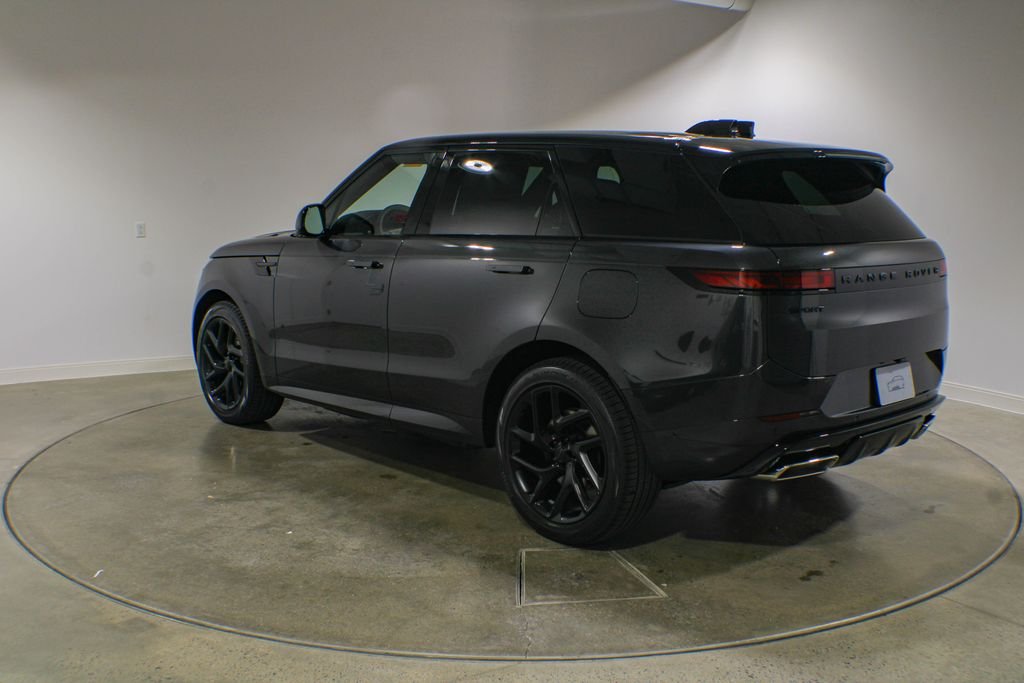 New 2026 Carpathian Grey Land Rover Dynamic SE image 4