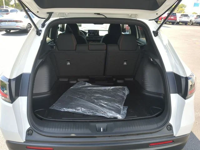 Used 2026 Platinum White Pearl Honda Sport image 8