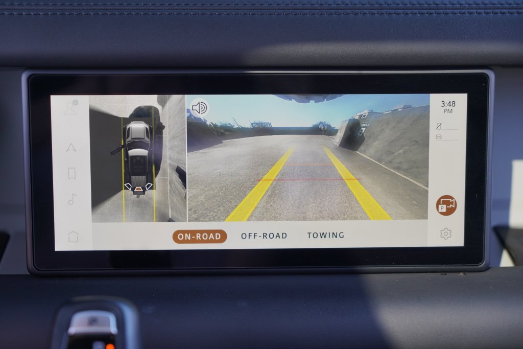 Used 2023  Land Rover S image 17