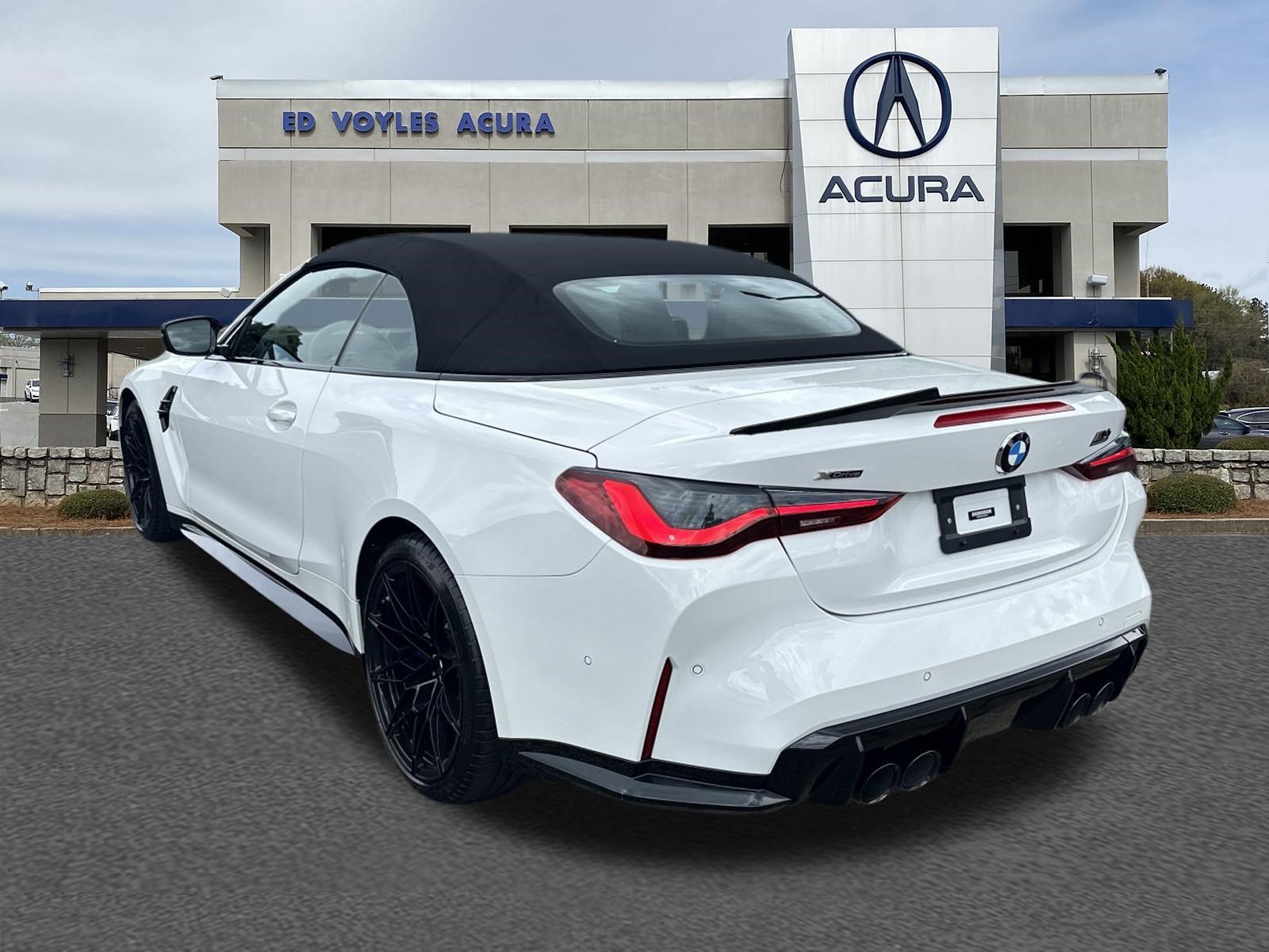 Used 2024 Alpine White BMW Competition xDrive image 11