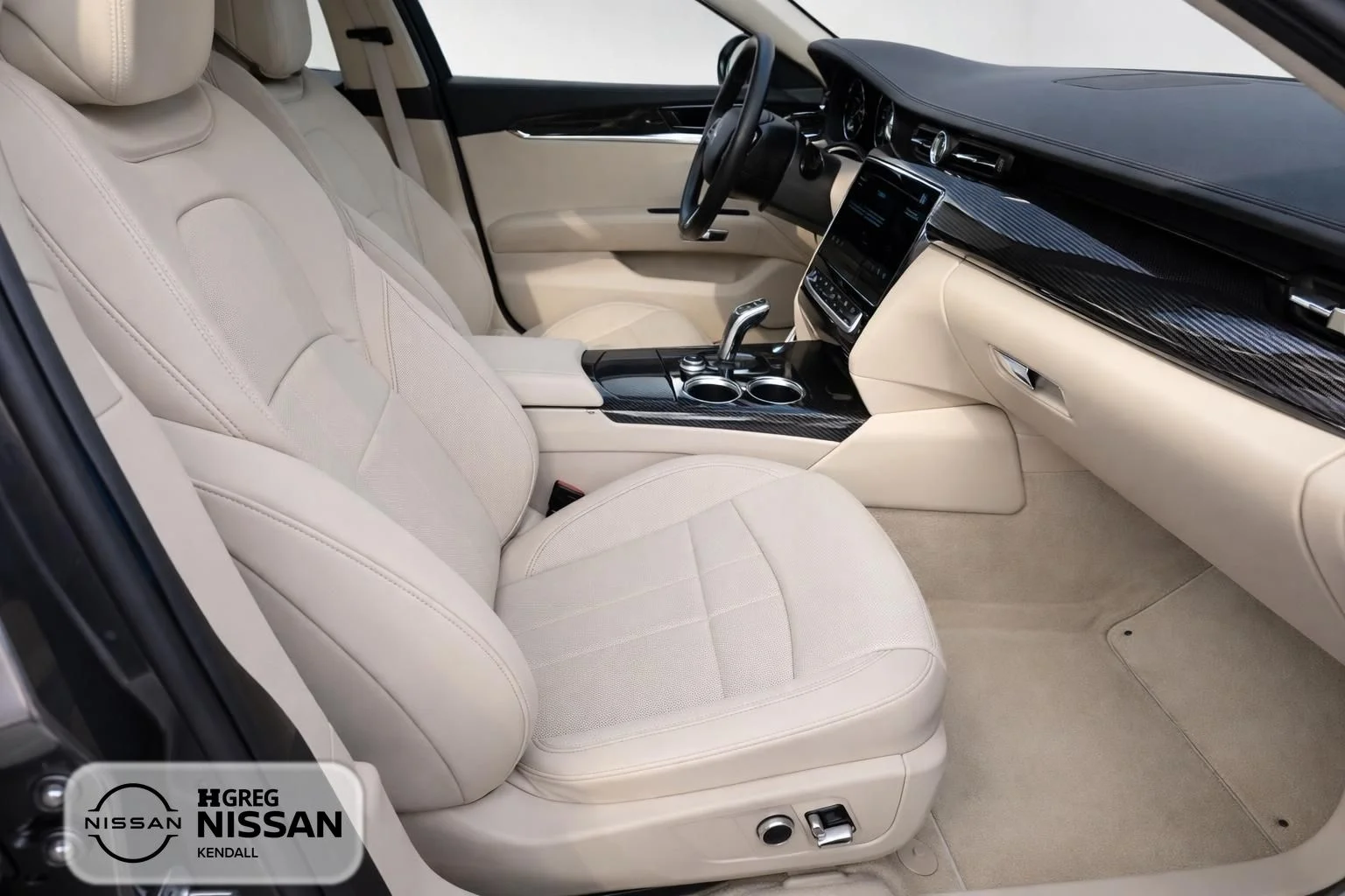 Used 2022 Silver Maserati Modena image 11
