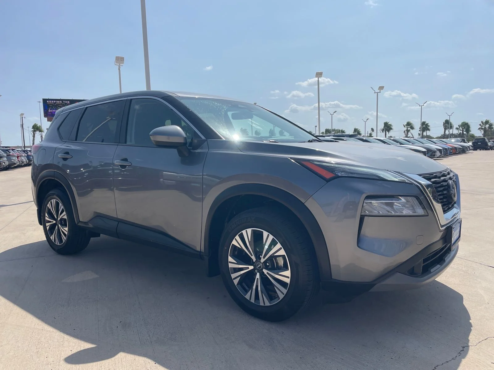 Used 2023 Gray Nissan SV image 7
