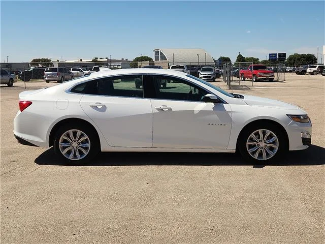 Used 2025 White Chevrolet 1LT image 5
