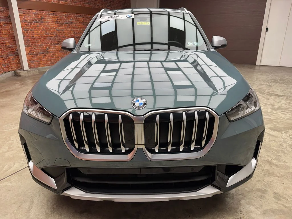 Used 2024 Green BMW xDrive28i image 9