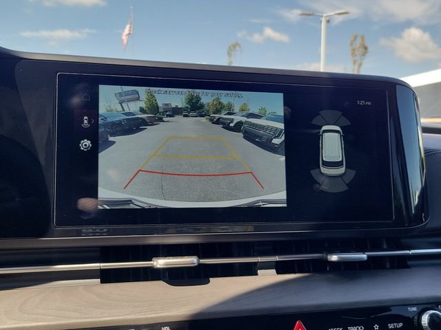 Used 2024 White Kia EX image 23