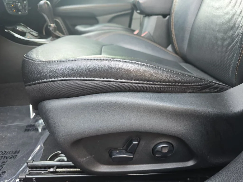 Used 2020 Black Jeep Limited image 24