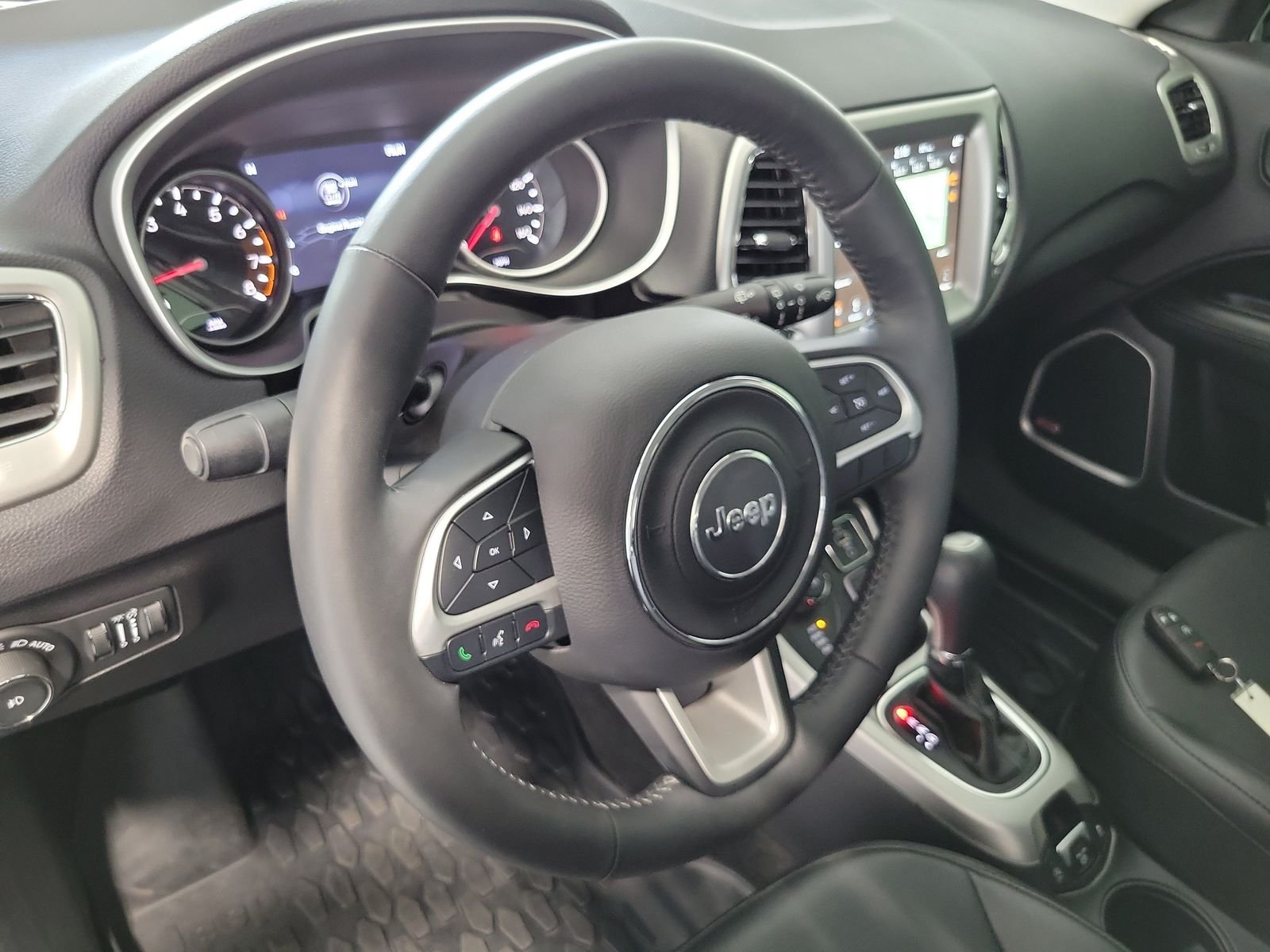 Used 2019 Silver Jeep Limited image 10