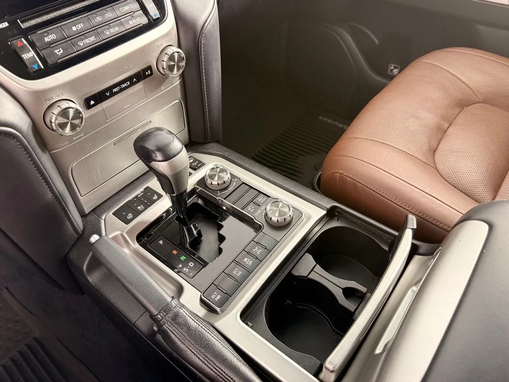 Used 2016 Silver Toyota Base image 6