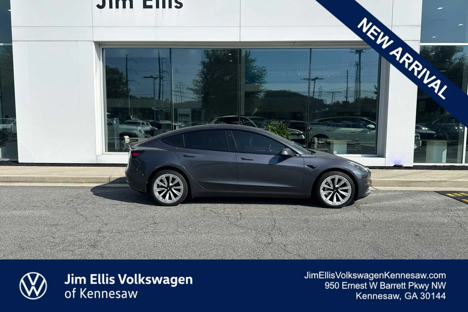2023 Tesla Model 3 -'s photo