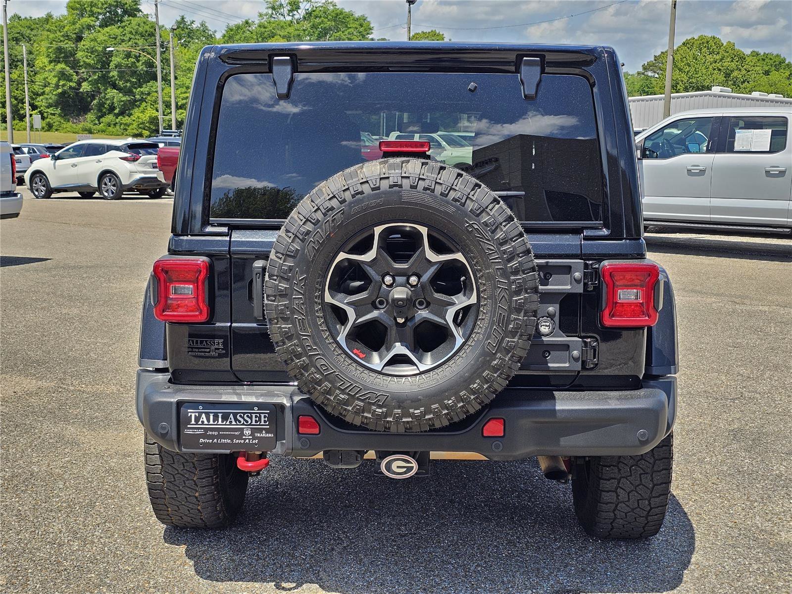 Certified Used 2020 Black Clearcoat Jeep Recon image 12