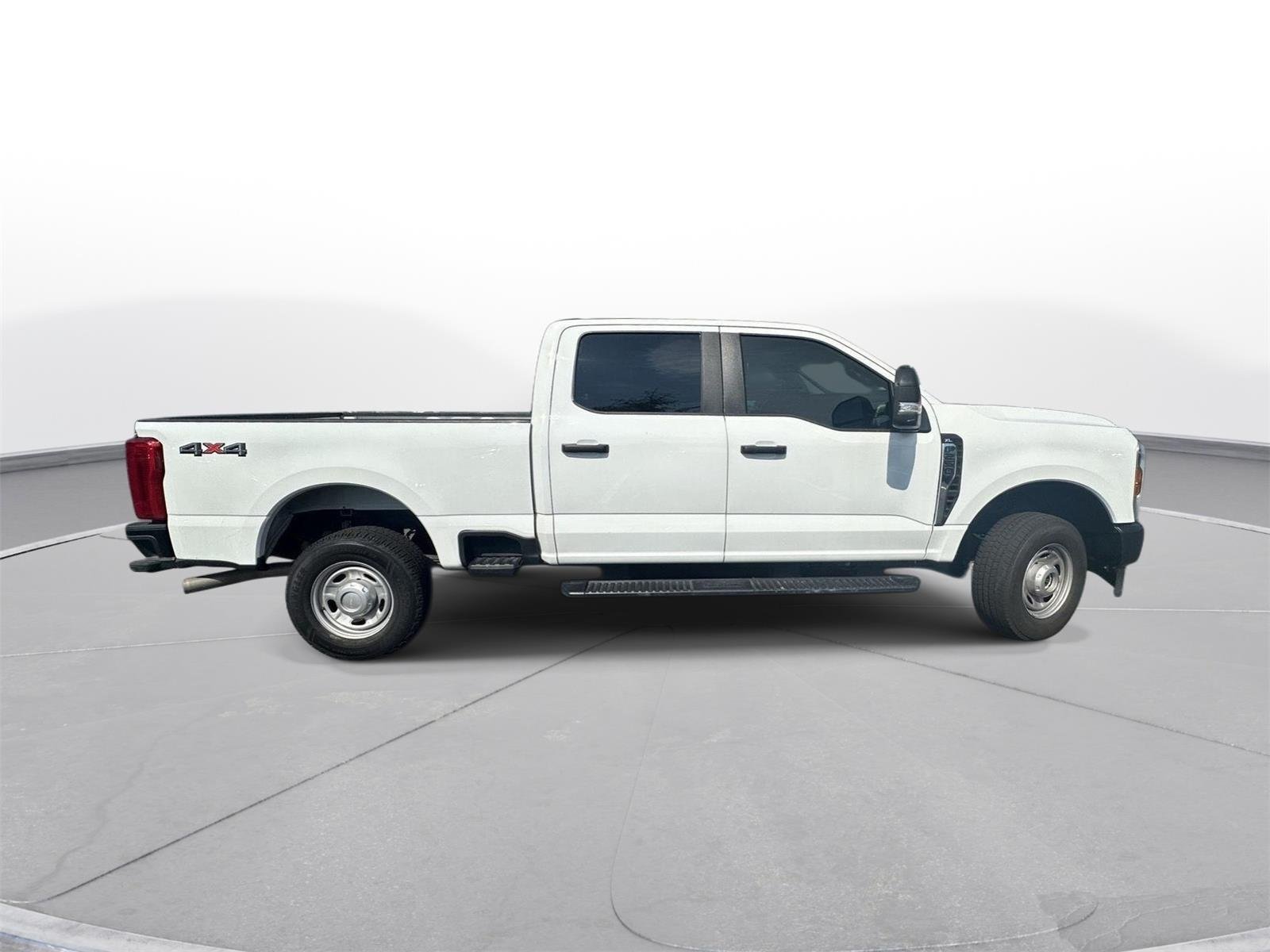 Used 2026 Oxford White Ford XL image 5