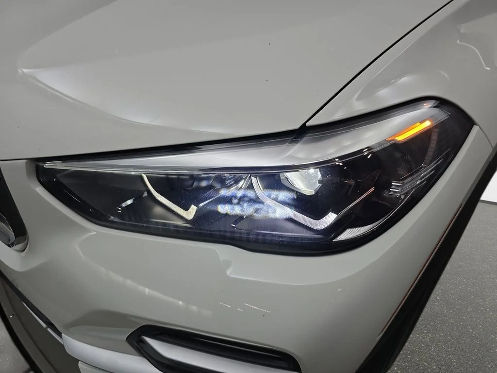 Used 2021 Alpine White BMW xDrive40i image 31