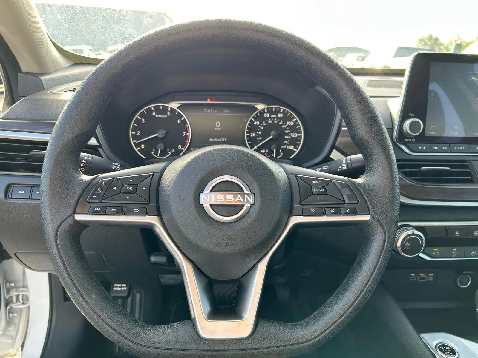 Used 2025 Glacier White Nissan SV image 28