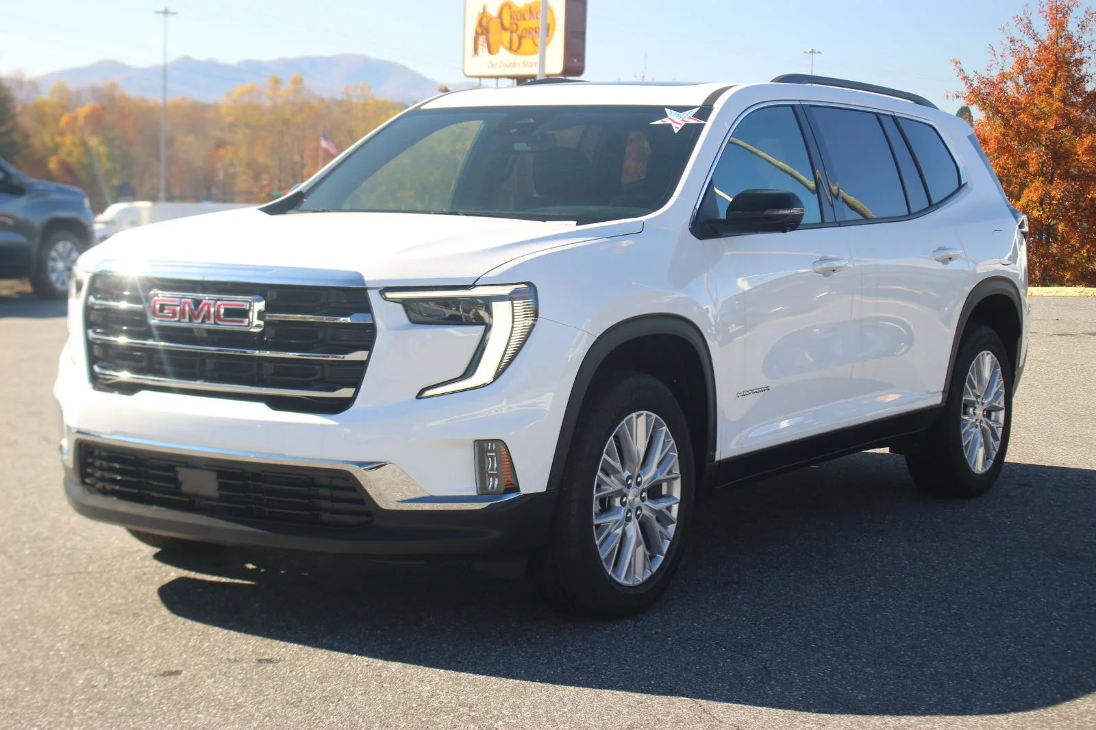 New 2025 Summit White GMC Elevation image 3