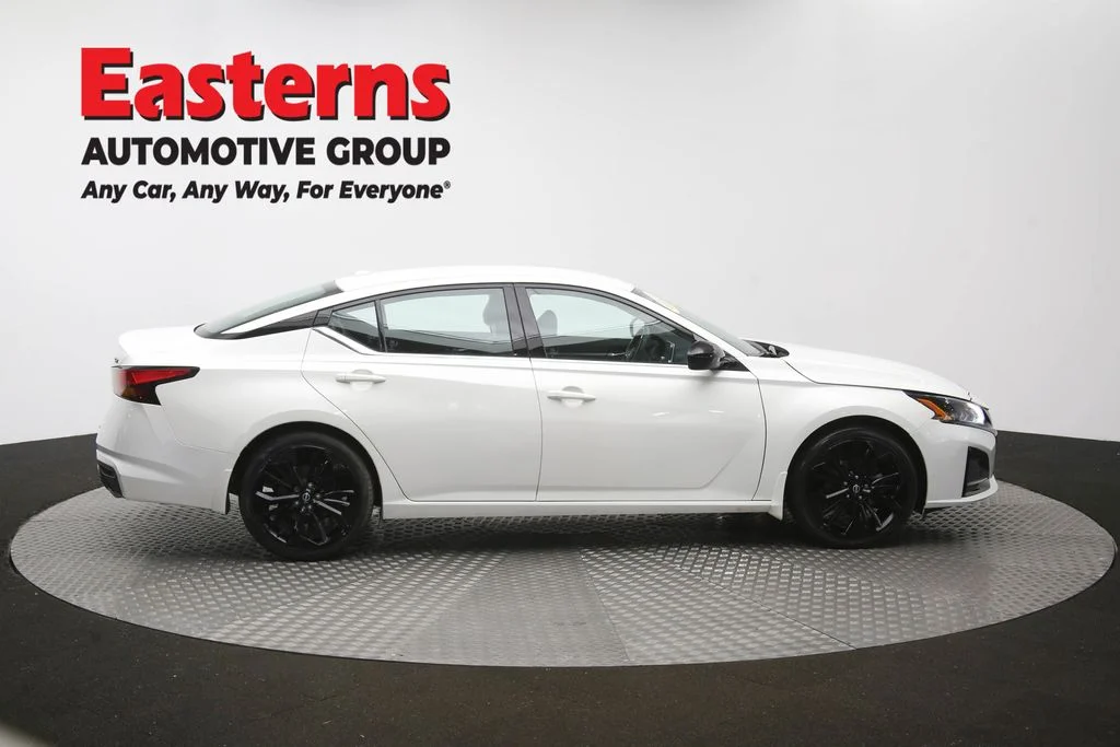 Used 2023 White Nissan 2.5 SR image 44