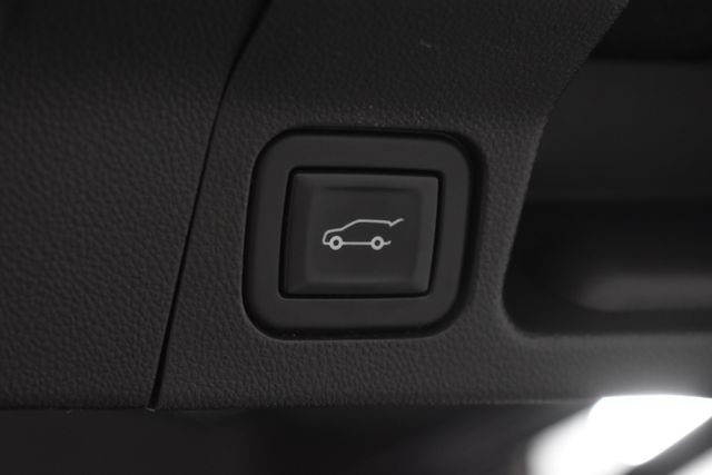 Used 2021 Black GMC SLT image 15