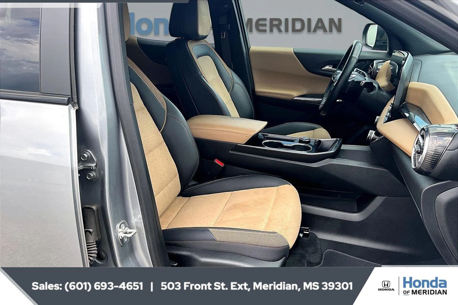 Used 2025 Sterling Gray Metallic Chevrolet AWD ACTIV image 6