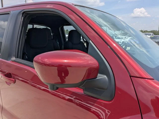 Used 2022 Red Nissan PRO-X image 9