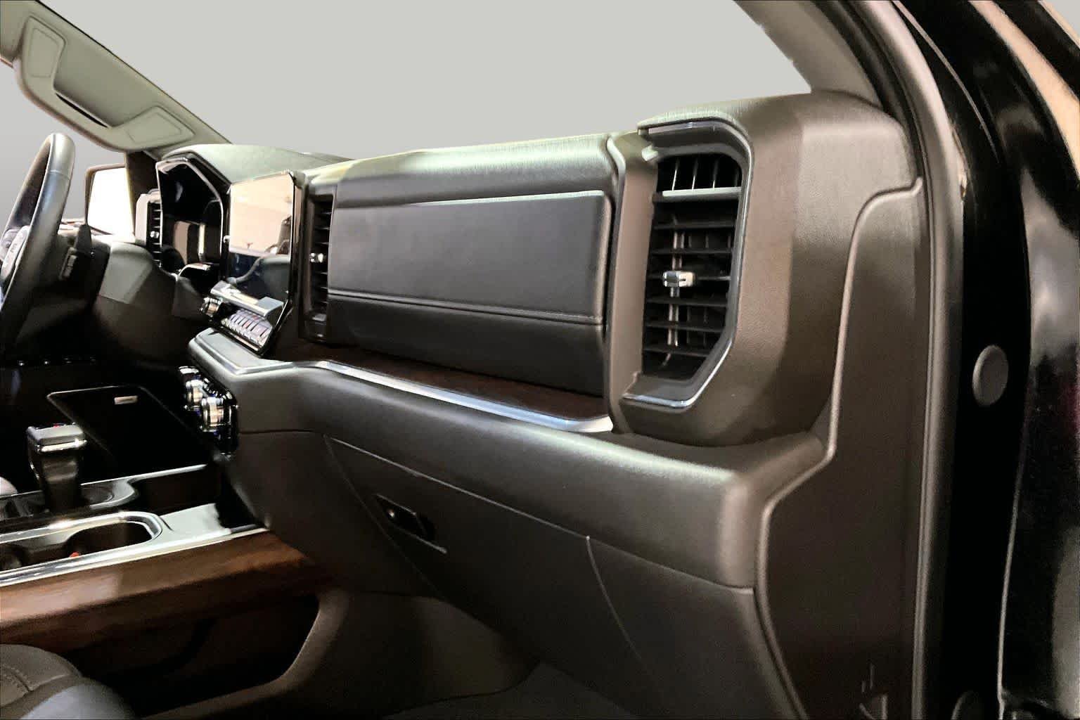 Used 2026 Onyx Black GMC SLT image 18