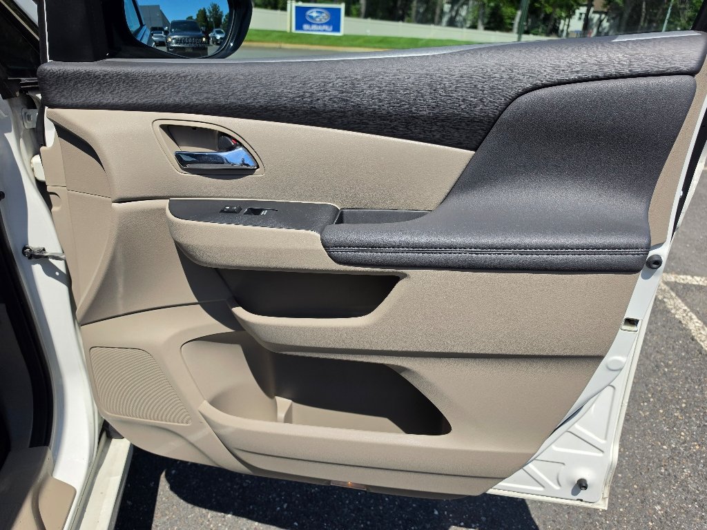 Used 2016 White Diamond Pearl Honda Touring Elite image 27