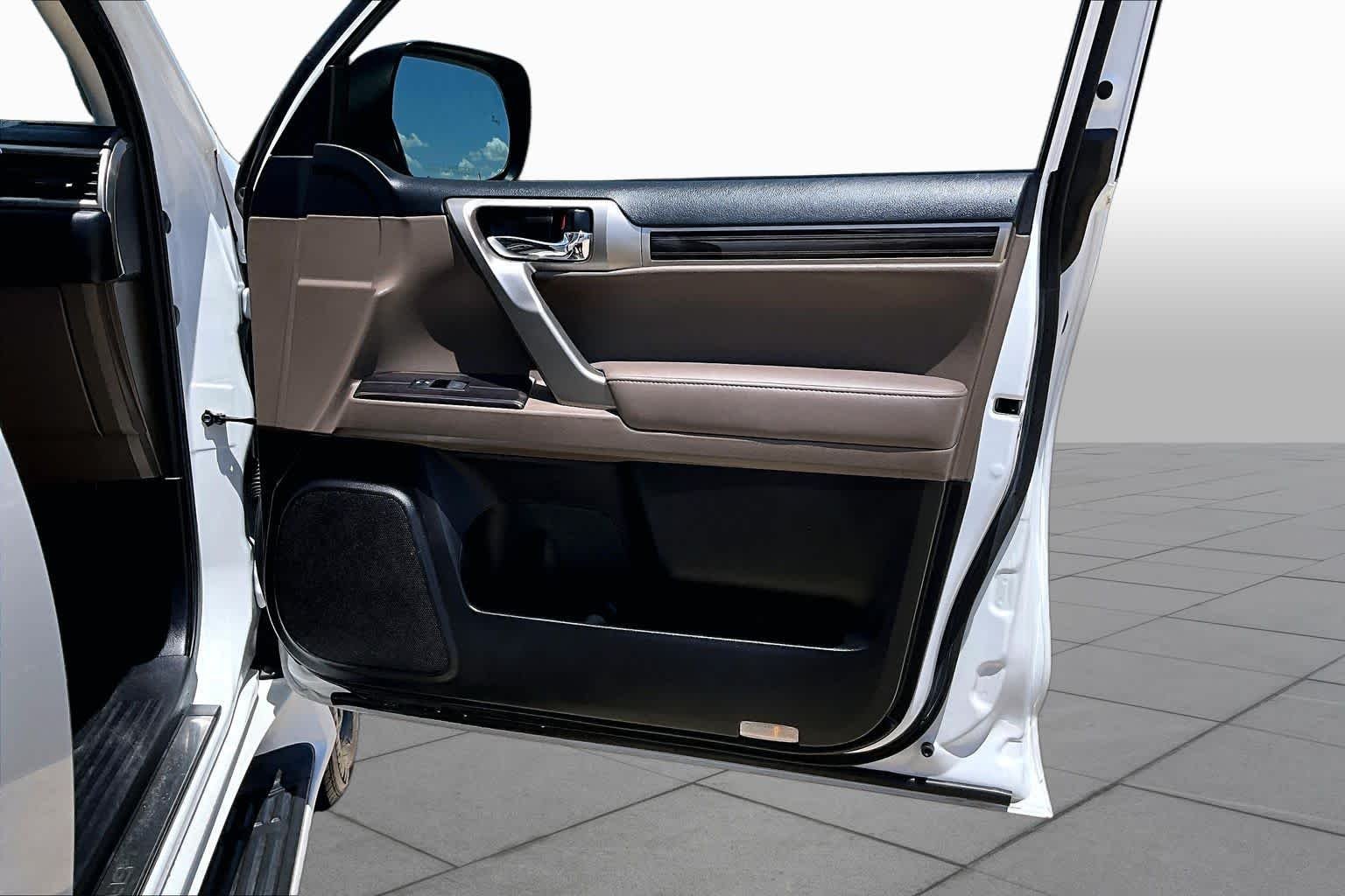 Used 2020 Starfire Pearl Lexus Premium image 23