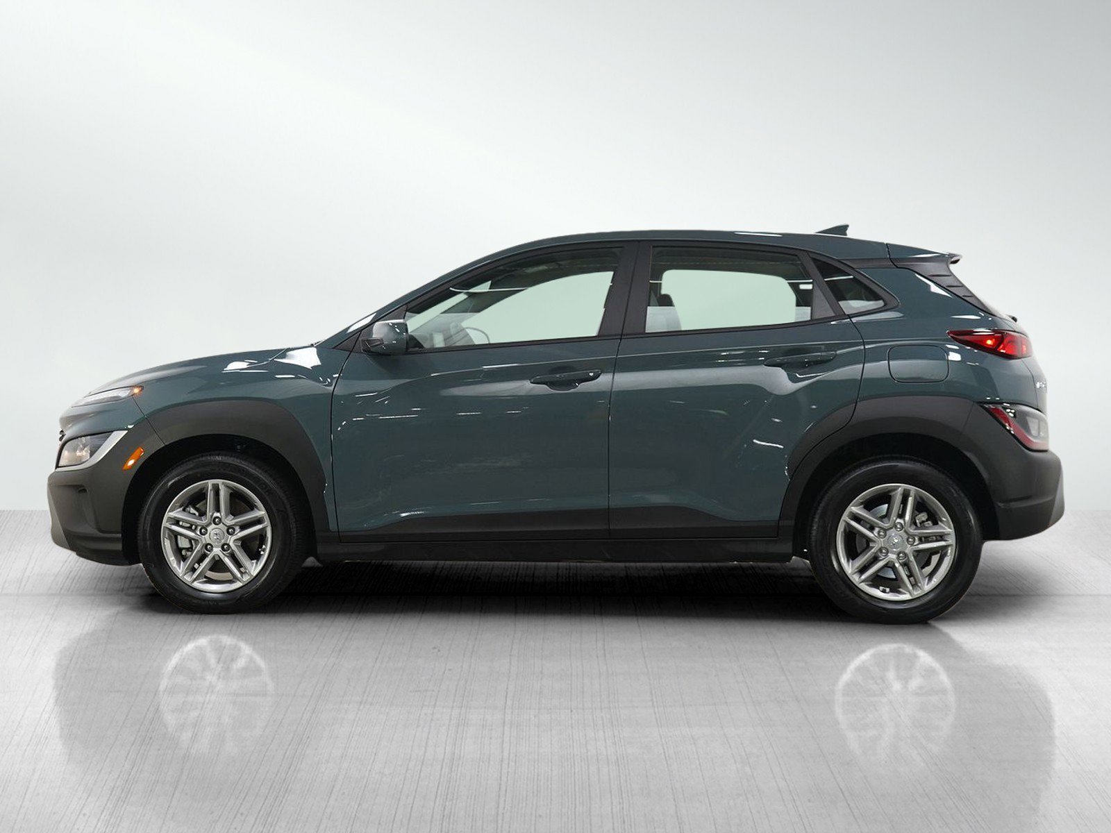 Used 2022 Hyundai Kona SE with VIN KM8K2CAB5NU891922 for sale in Minneapolis, Minnesota