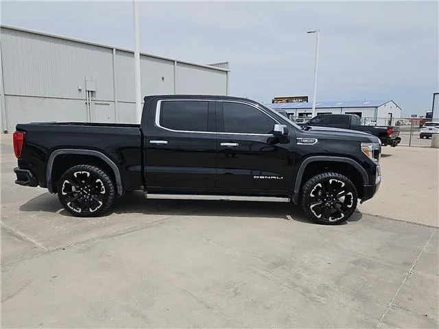 Used 2021 Onyx Black GMC Denali 4x4 Crew Cab 5.75 ft. box 147.4 in. WB image 5