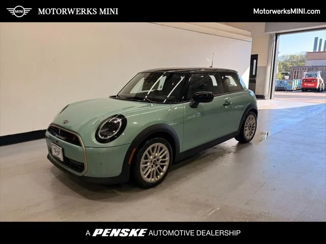 2026 MINI Hardtop Cooper S's photo