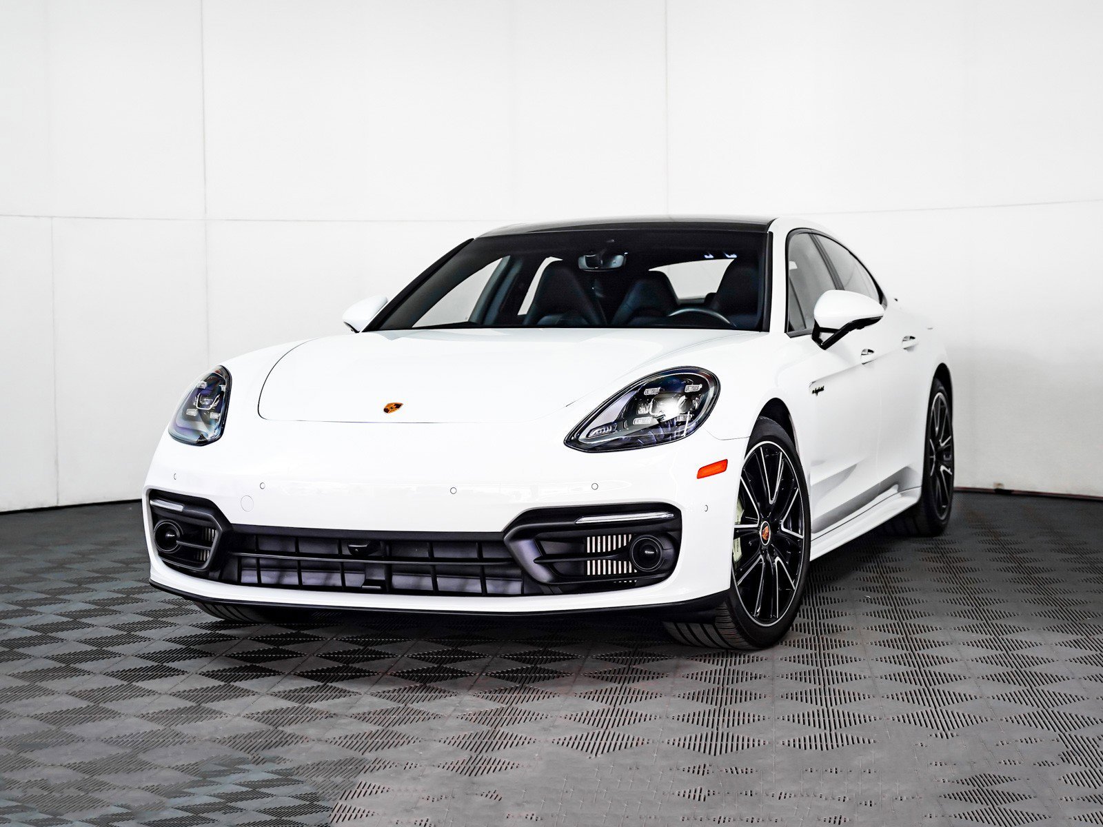 2023 Porsche Panamera Platinum Edition