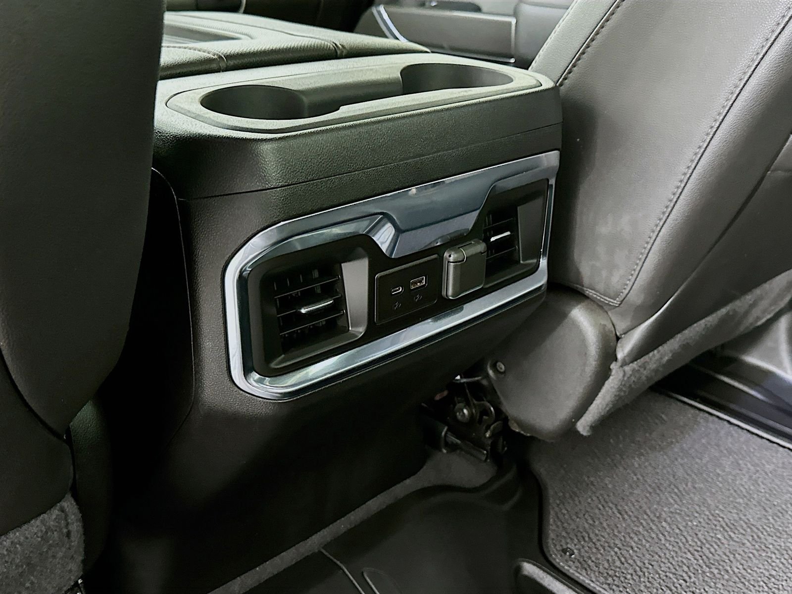 Used 2022 Summit White GMC AT4 image 29