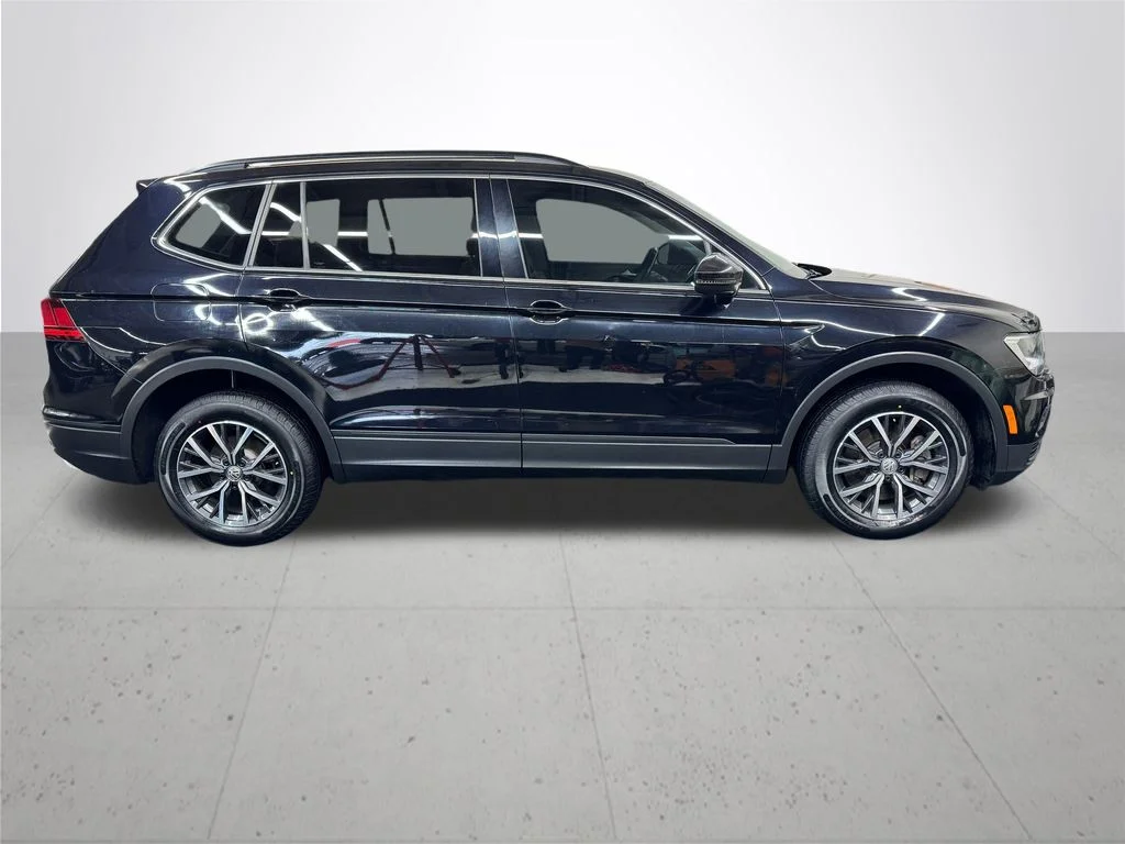 Used 2019 Black Volkswagen 2.0T SE image 9