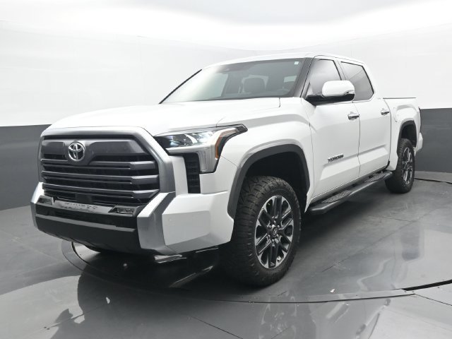 Used 2025 Wind Chill Pearl Toyota Limited image 22