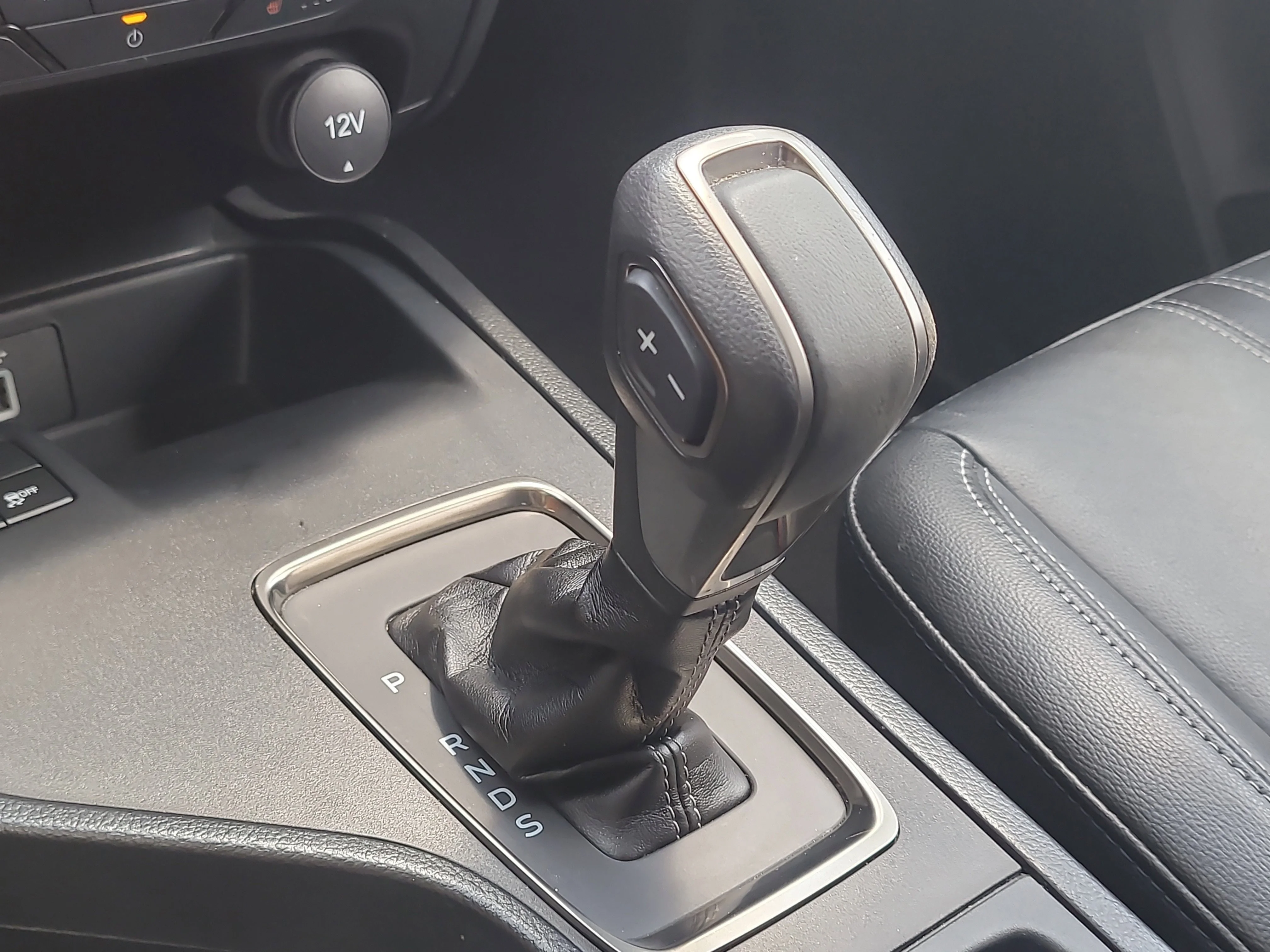 Used 2022 Shadow Black Ford LARIAT image 29