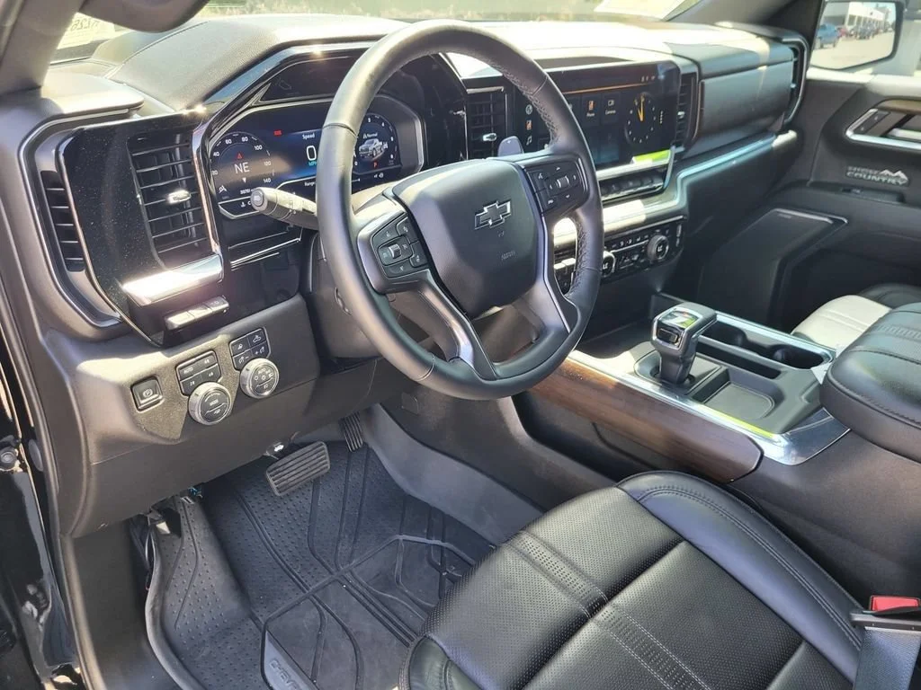 Used 2024 Black Chevrolet High Country image 14