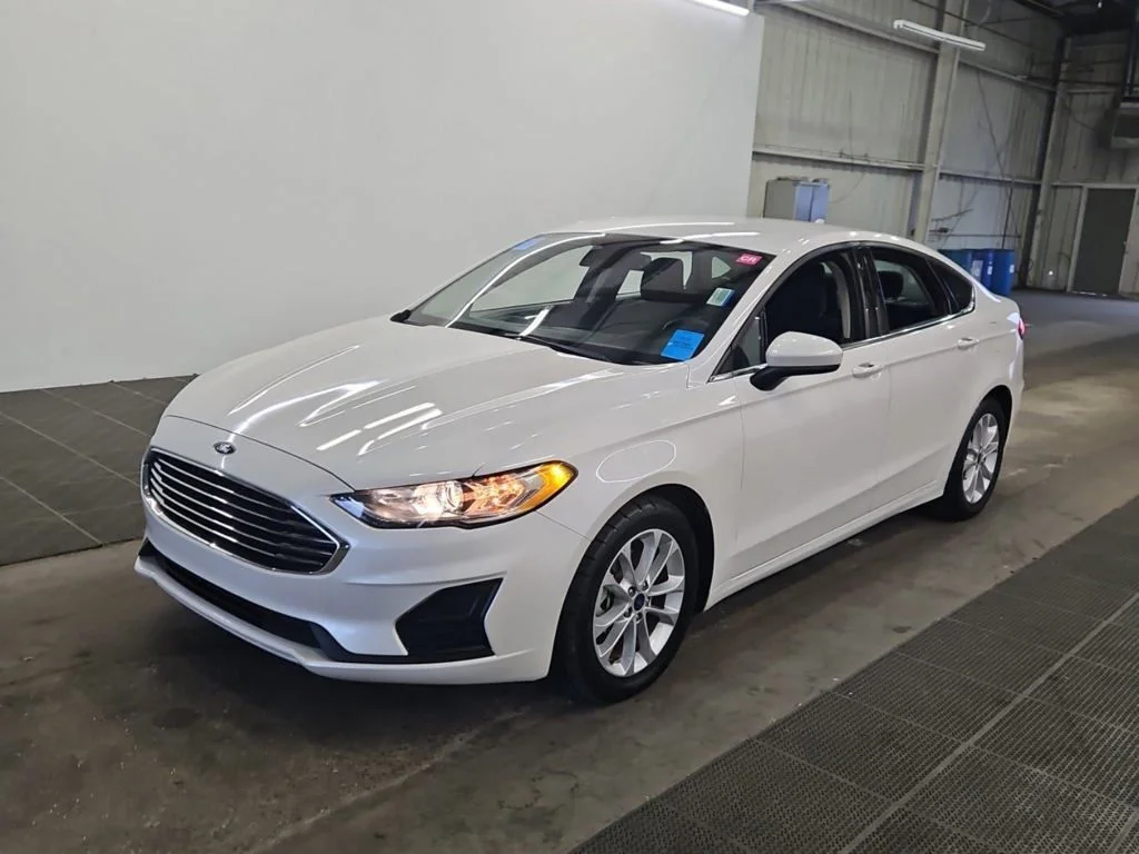 Used 2019 Ford Fusion SE with VIN 3FA6P0HD2KR285659 for sale in Marion, IA