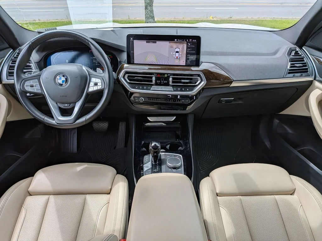 Used 2023 White BMW sDrive30i image 21