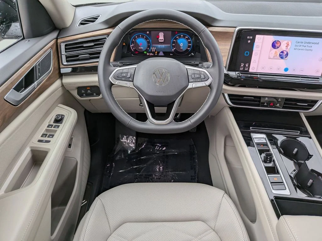 New 2026 Black Volkswagen 2.0T SE w/Technology image 10