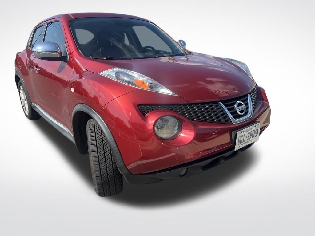 Used 2013 Red Nissan SL image 2