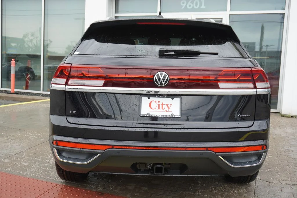New 2026 Black Volkswagen SE w/Technology image 7