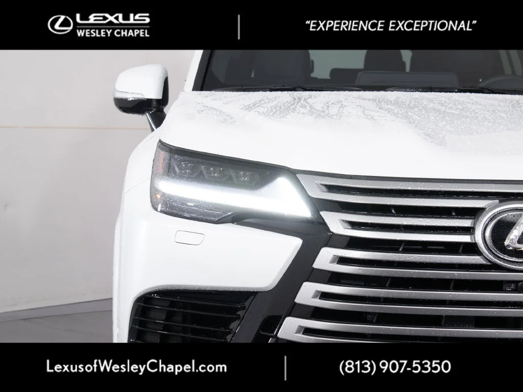 New 2026 Eminent White Pearl Lexus LX 700h LUXURY image 6