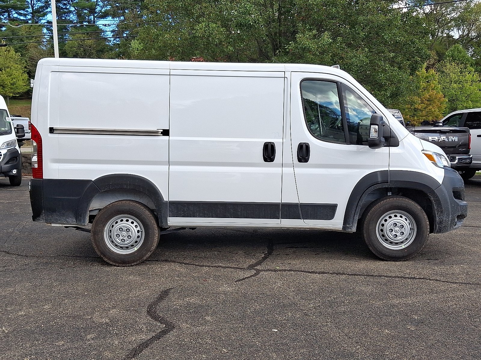 New 2026 Bright White Clear-Coat Exterior Paint RAM Tradesman image 7
