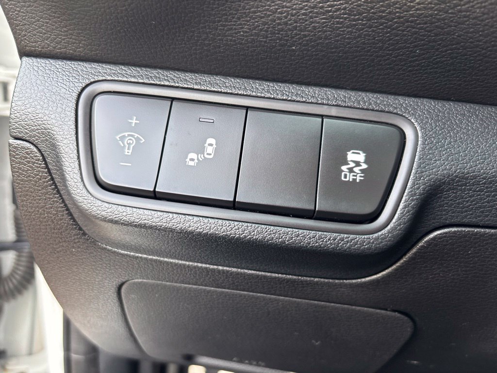 Used 2024 White Kia GT image 13