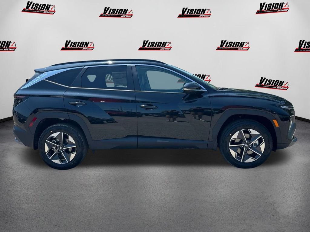 Used 2025 Black Hyundai SEL Convenience image 4
